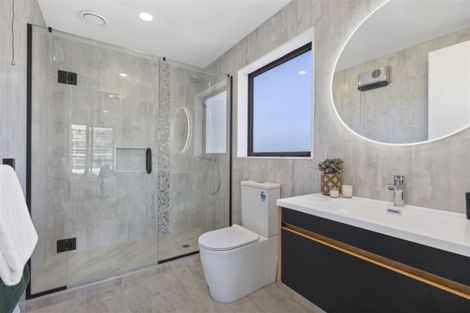 Photo of property in 22 Longshore Drive, Long Bay, Auckland, 0630