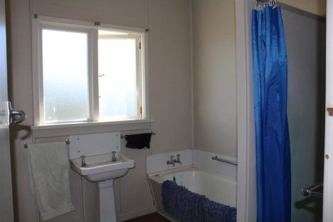 Photo of property in 2 Hillary Street, Winton, 9720