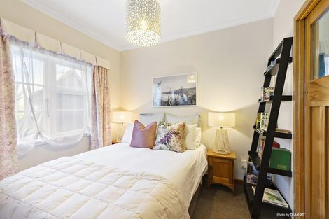 Photo of property in 54c Hungerford Road, Houghton Bay, Wellington, 6023