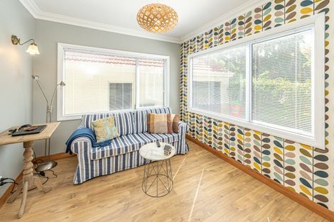 Photo of property in 2 Tarata Street, Saint Johns Hill, Whanganui, 4501