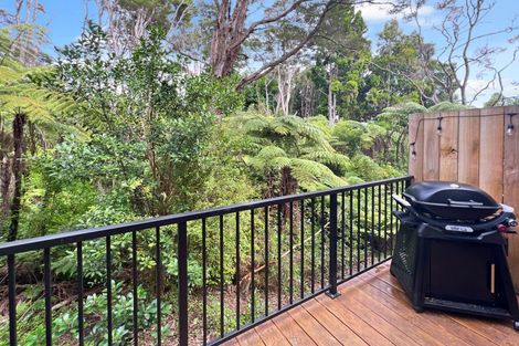 Photo of property in 31 Tokai Place, Glen Eden, 0602