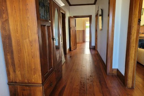 Photo of property in 52 Kitchener Street, Martinborough, 5711