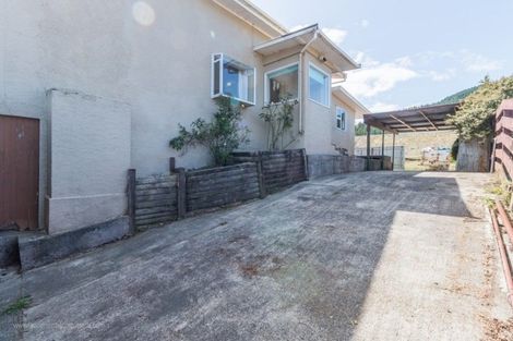 Photo of property in 23 Tremewan Street, Tawa, Wellington, 5028