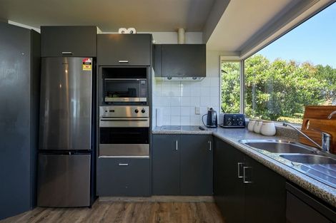 Photo of property in 42 Kotare Place, South Bay, Kaikoura, 7300