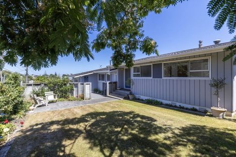 Photo of property in 7 Kawau Grove, Waikanae Beach, Waikanae, 5036