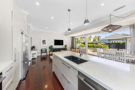 Photo of property in 58 Princes Street, Northcote Point, Auckland, 0627