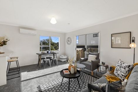 Photo of property in 2/25 Tawa Road, Te Atatu Peninsula, Auckland, 0610