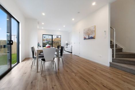 Photo of property in 33b Crestview Rise, Papakura, 2110