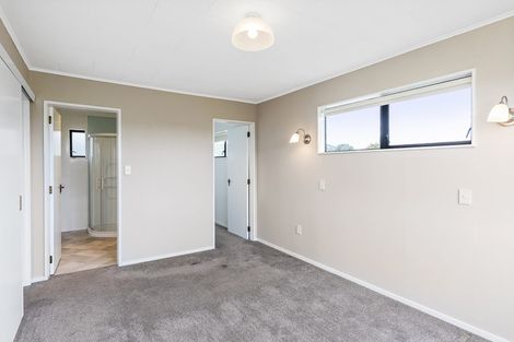Photo of property in 1 Manawa Avenue, Raumati Beach, Paraparaumu, 5032