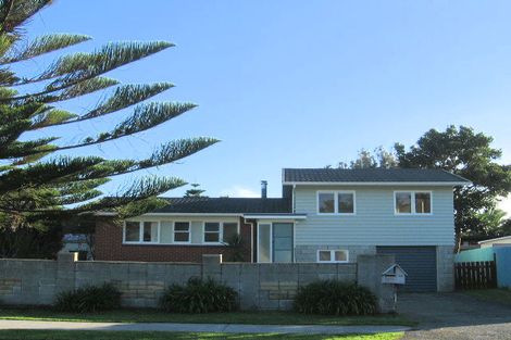 Photo of property in 19 Te Kupe Road, Paraparaumu Beach, Paraparaumu, 5032