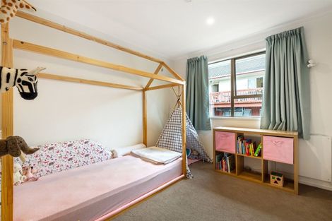 Photo of property in 124 Weatherly Road, Torbay, Auckland, 0630