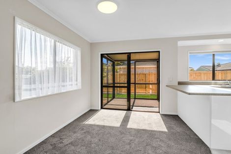 Photo of property in 28 Freyberg Street, Roslyn, Palmerston North, 4414