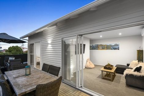 Photo of property in 3 Kitchener Terrace, Moturoa, New Plymouth, 4310