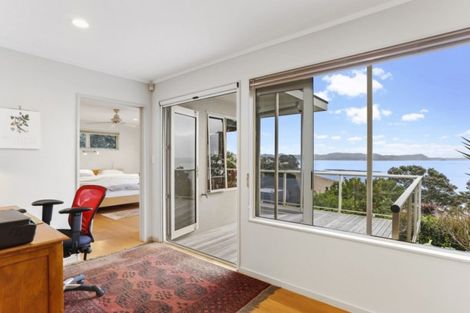 Photo of property in 30 Marellen Drive, Red Beach, 0932