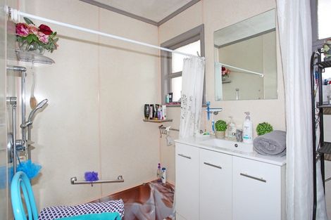 Photo of property in 3 Valentine Street, Papakura, 2110