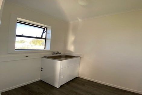 Photo of property in 37 Fairclough Road, Beach Haven, Auckland, 0626