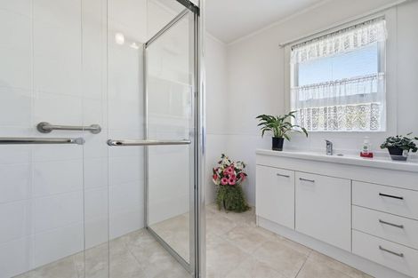 Photo of property in 2a Tarata Street, Matua, Tauranga, 3110