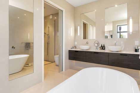 Photo of property in 8 Avery Place, Redcliffs, Christchurch, 8081