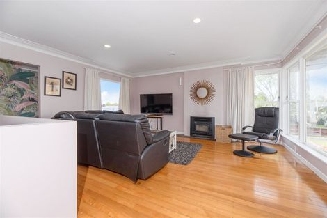 Photo of property in 19 Yeovil Road, Te Atatu Peninsula, Auckland, 0610