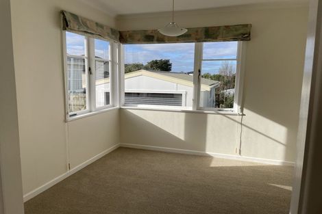 Photo of property in 98 Oakdale Road, Mount Roskill, Auckland, 1041