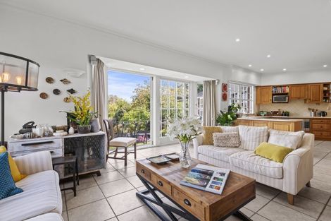 Photo of property in 33 Montgomery Terrace, Hokowhitu, Palmerston North, 4410