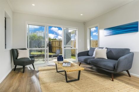 Photo of property in 17 Podgora Avenue, Kumeu, 0810