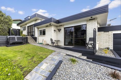 Photo of property in 19 Glendale Drive, Dinsdale, Hamilton, 3204
