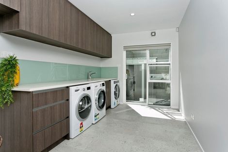 Photo of property in 29a Normanton Street, Glenfield, Auckland, 0629