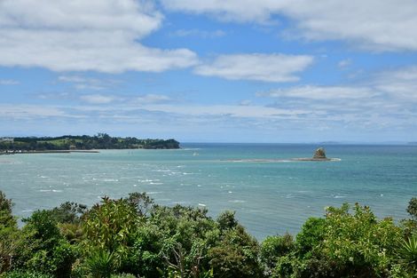 Photo of property in 979 Whangaparaoa Road, Tindalls Beach, Whangaparaoa, 0930