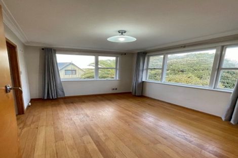 Photo of property in 13 Buscomb Avenue, Henderson, Auckland, 0610