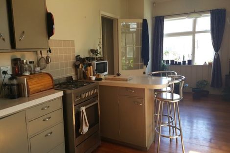 Photo of property in 235 The Esplanade, Petone, Lower Hutt, 5012