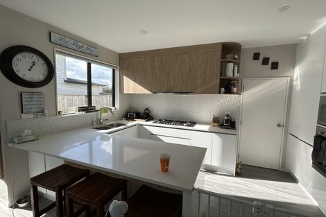 Photo of property in 4 St Claire Road, Silverdale, 0932