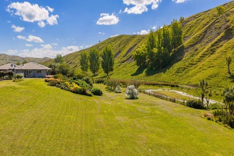 Photo of property in 1127 Pourerere Road, Omakere, Waipawa, 4271