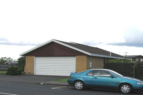 Photo of property in 16 Luckens Road, West Harbour, Auckland, 0618