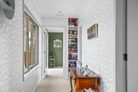 Photo of property in 1 Royal Terrace, Alexandra, 9320