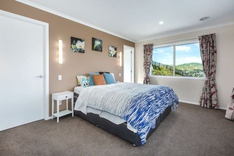 Photo of property in 7 Baxters Rise, Aotea, Porirua, 5024