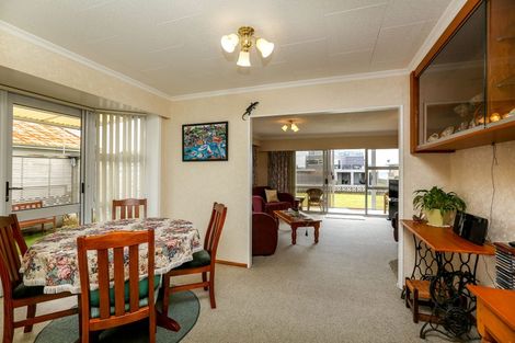 Photo of property in 19 Roy Terrace, Moturoa, New Plymouth, 4310