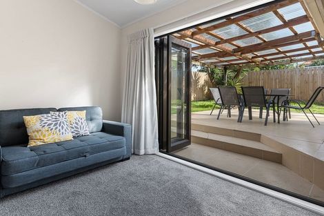 Photo of property in 2/46 Eversleigh Road, Belmont, Auckland, 0622