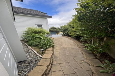 Photo of property in 18 Derry Hill, Churton Park, Wellington, 6037