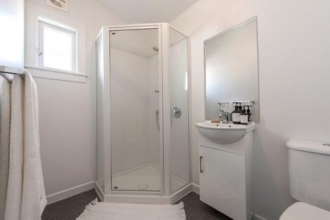 Photo of property in 296 Karori Road, Karori, Wellington, 6012