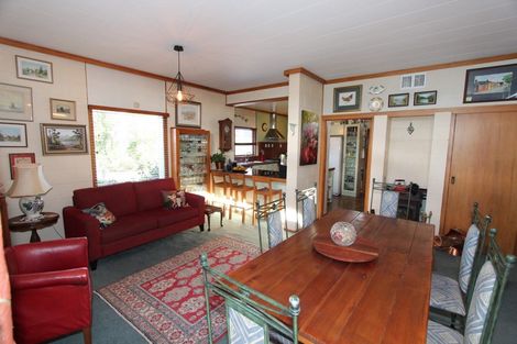 Photo of property in 402 Porangahau Road, Waipukurau, 4282