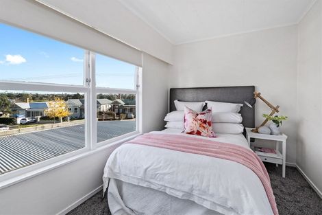 Photo of property in 2/67 Vauxhall Road, Devonport, Auckland, 0624