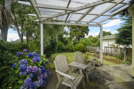 Photo of property in 37 Waterloo Crescent, Hokowhitu, Palmerston North, 4410