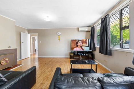 Photo of property in 12 Ussher Place, Pakuranga Heights, Auckland, 2010