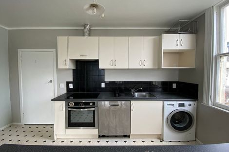 Photo of property in 16 Austin Street, Mount Victoria, Wellington, 6011