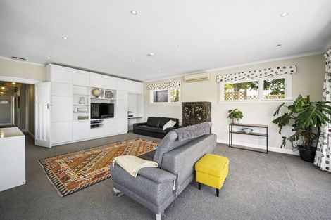 Photo of property in 220 Karori Road, Karori, Wellington, 6012