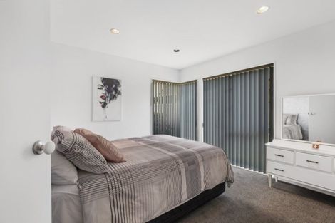 Photo of property in 8 Glenross Drive, Wattle Downs, Auckland, 2103