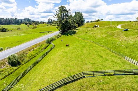 Photo of property in 2305 State Highway 12, Paparoa, 0571