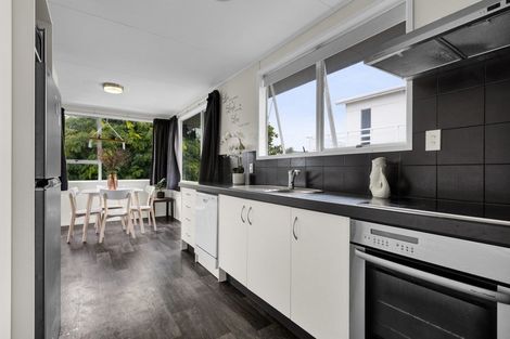 Photo of property in 9 Camellia Avenue, Bell Block, New Plymouth, 4312