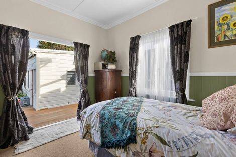 Photo of property in 12 Kinross White Street, Napier South, Napier, 4110